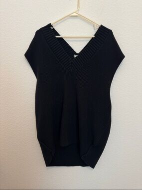 H&M V-Neck Knit Sweater Vest